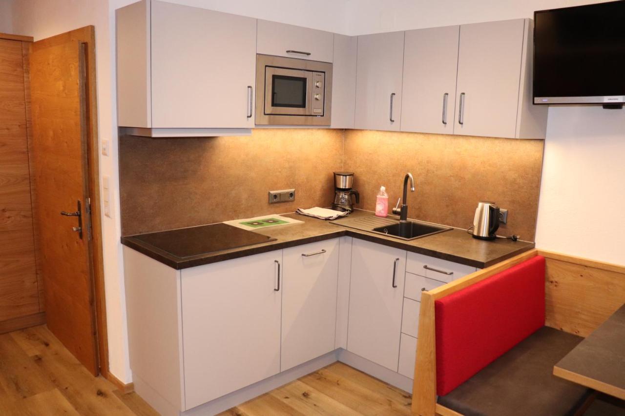 Appartamento Haus Alpenflora Flirsch Esterno foto
