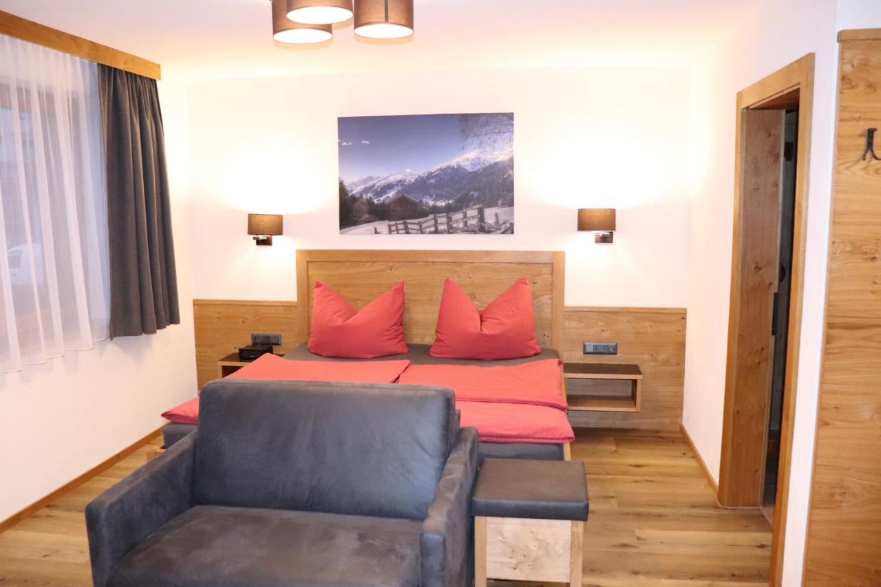 Appartamento Haus Alpenflora Flirsch Esterno foto