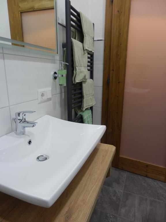 Appartamento Haus Alpenflora Flirsch Esterno foto