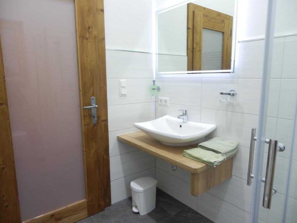 Appartamento Haus Alpenflora Flirsch Esterno foto