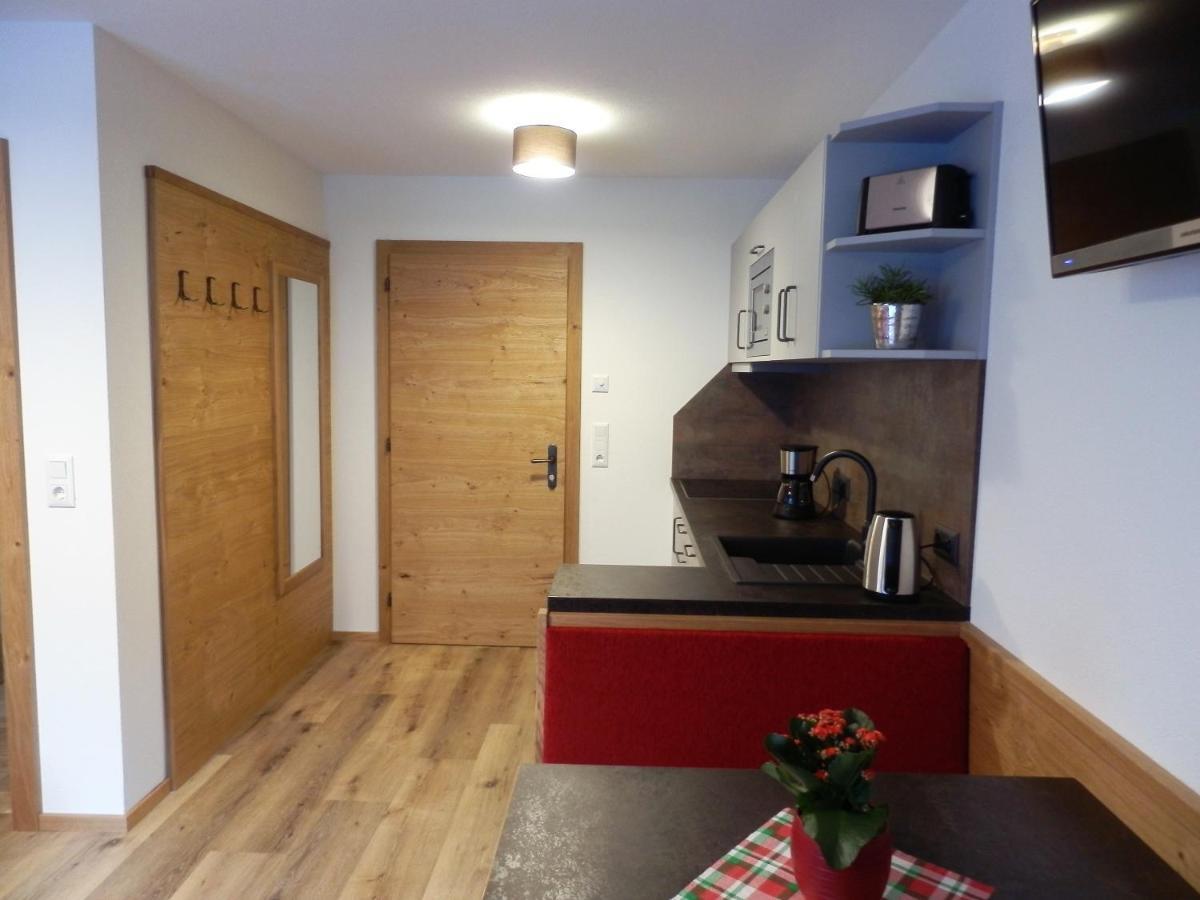 Appartamento Haus Alpenflora Flirsch Esterno foto