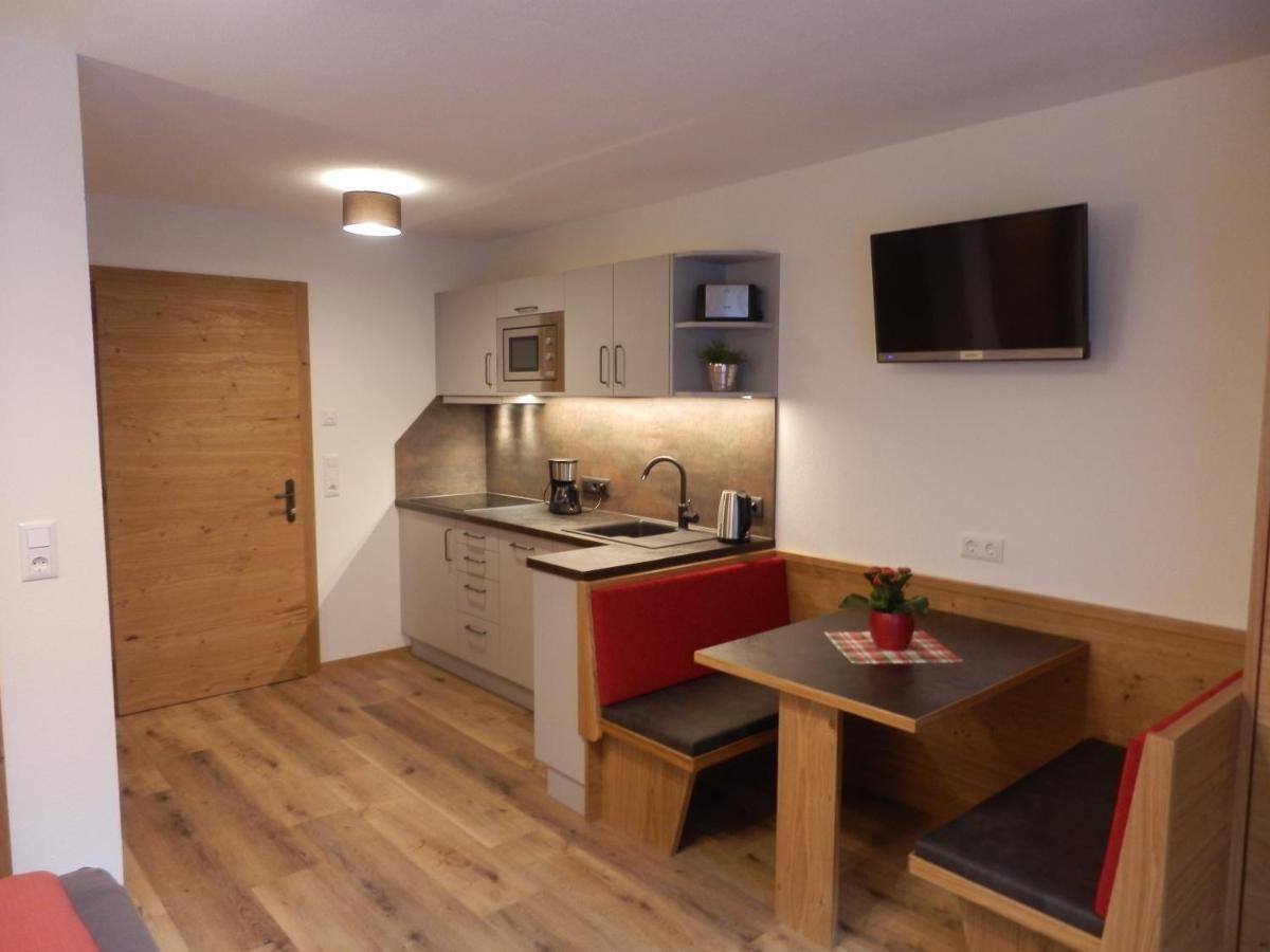 Appartamento Haus Alpenflora Flirsch Esterno foto
