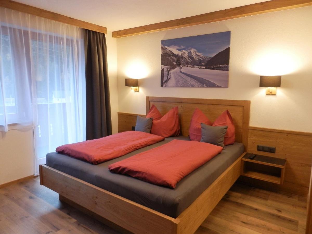 Appartamento Haus Alpenflora Flirsch Esterno foto